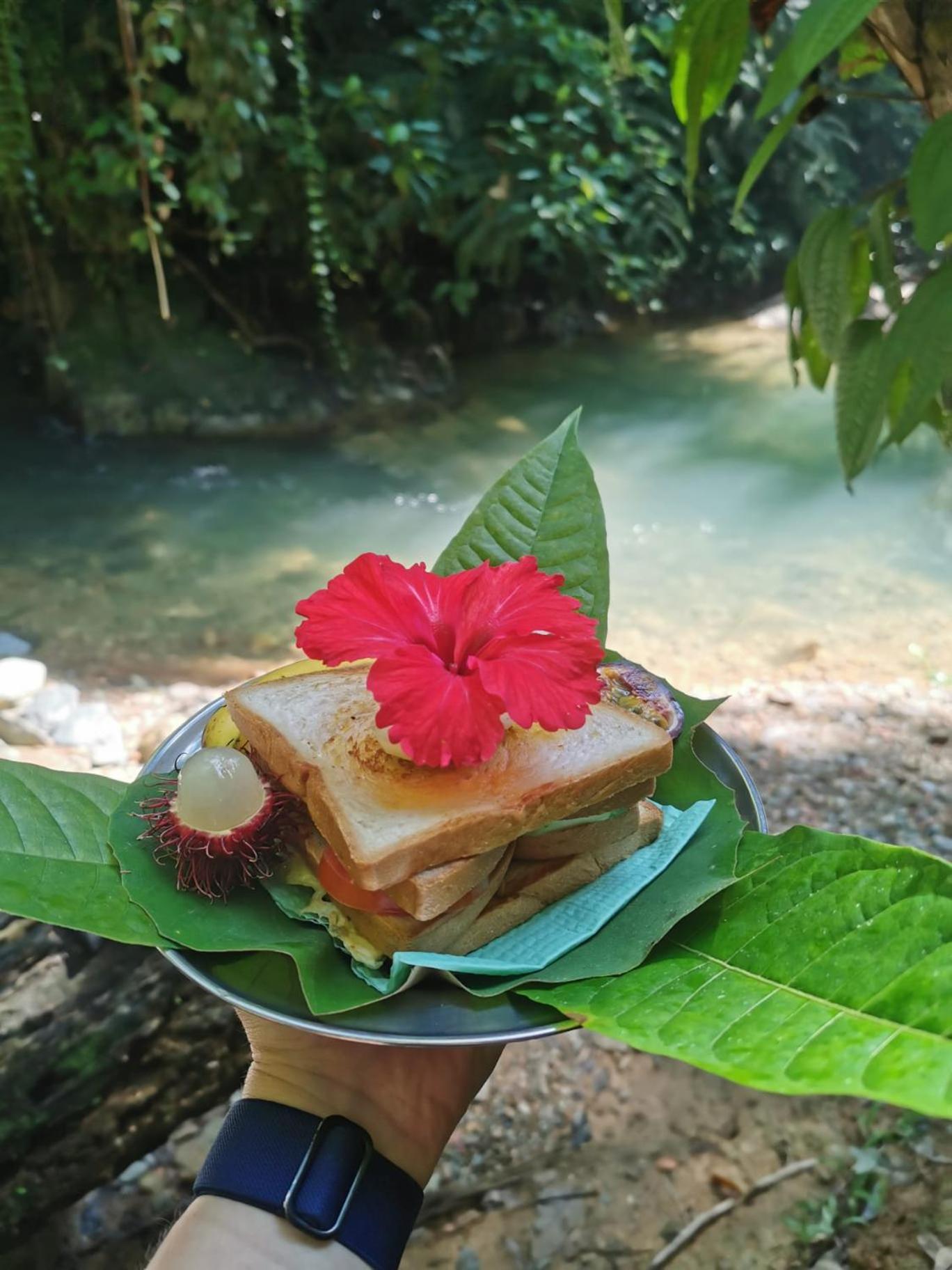 R5 Keramba Inn Bukit Lawang Bagian luar foto